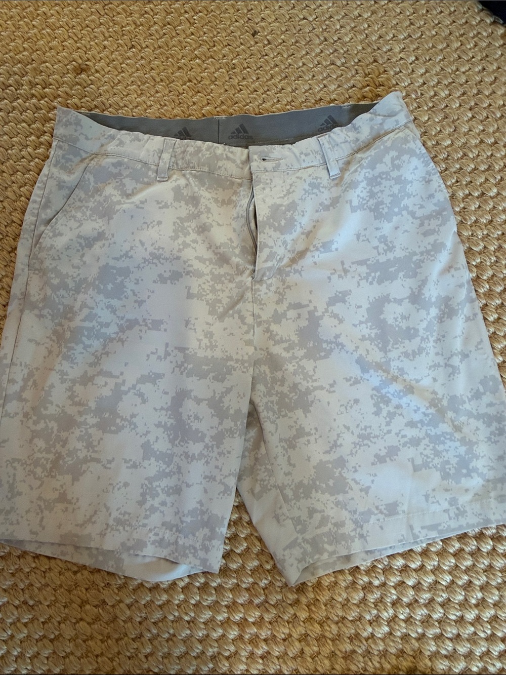 adidas Men's Light Gray Digital Camo Flat-Front Shorts golf performance shorts